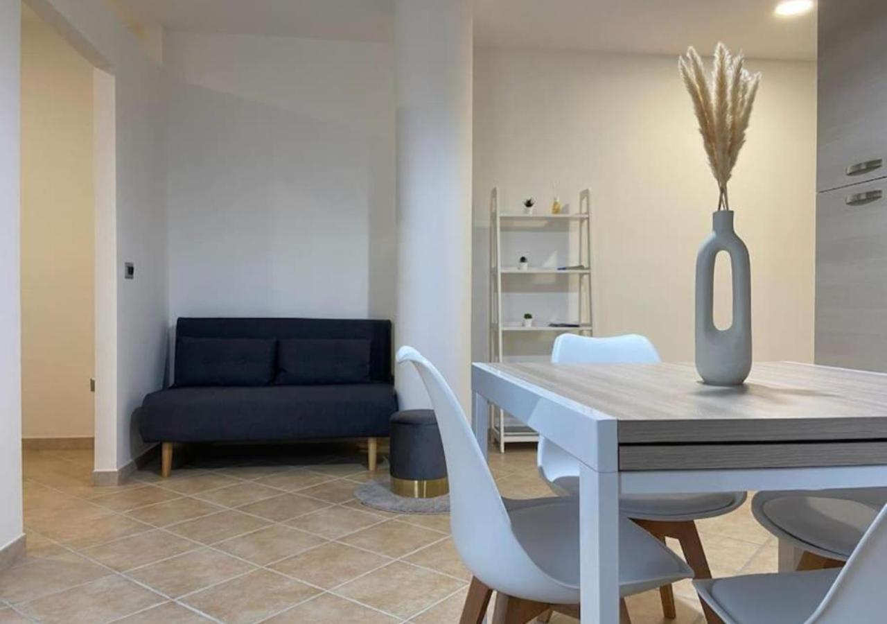 Loft Comodo Ed Elegante • Wi-Fi E Colazione Sanluri Bagian luar foto